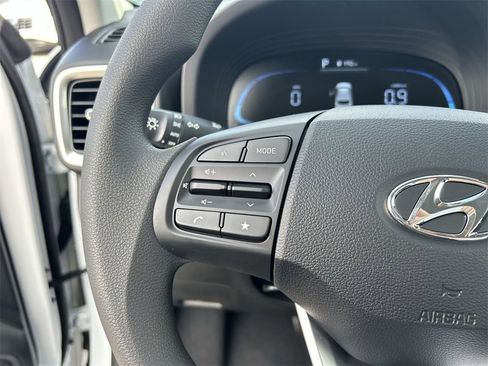 New 2026 Hyundai Venue SE image 26