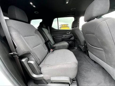 Used 2023 Chevrolet Traverse LT FWD image 16