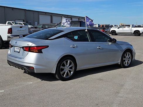 Used 2022 Nissan Altima 2.5 SR image 7
