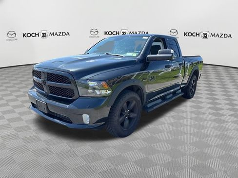 Used 2017 RAM 1500 Express w/ Black Ram 1500 Express Group AWD/4WD image 3