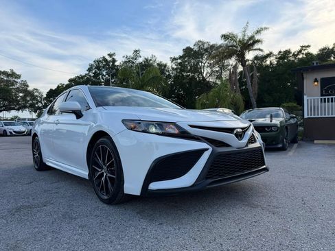 Used 2024 Toyota Camry SE w/ Convenience Package FWD image 3