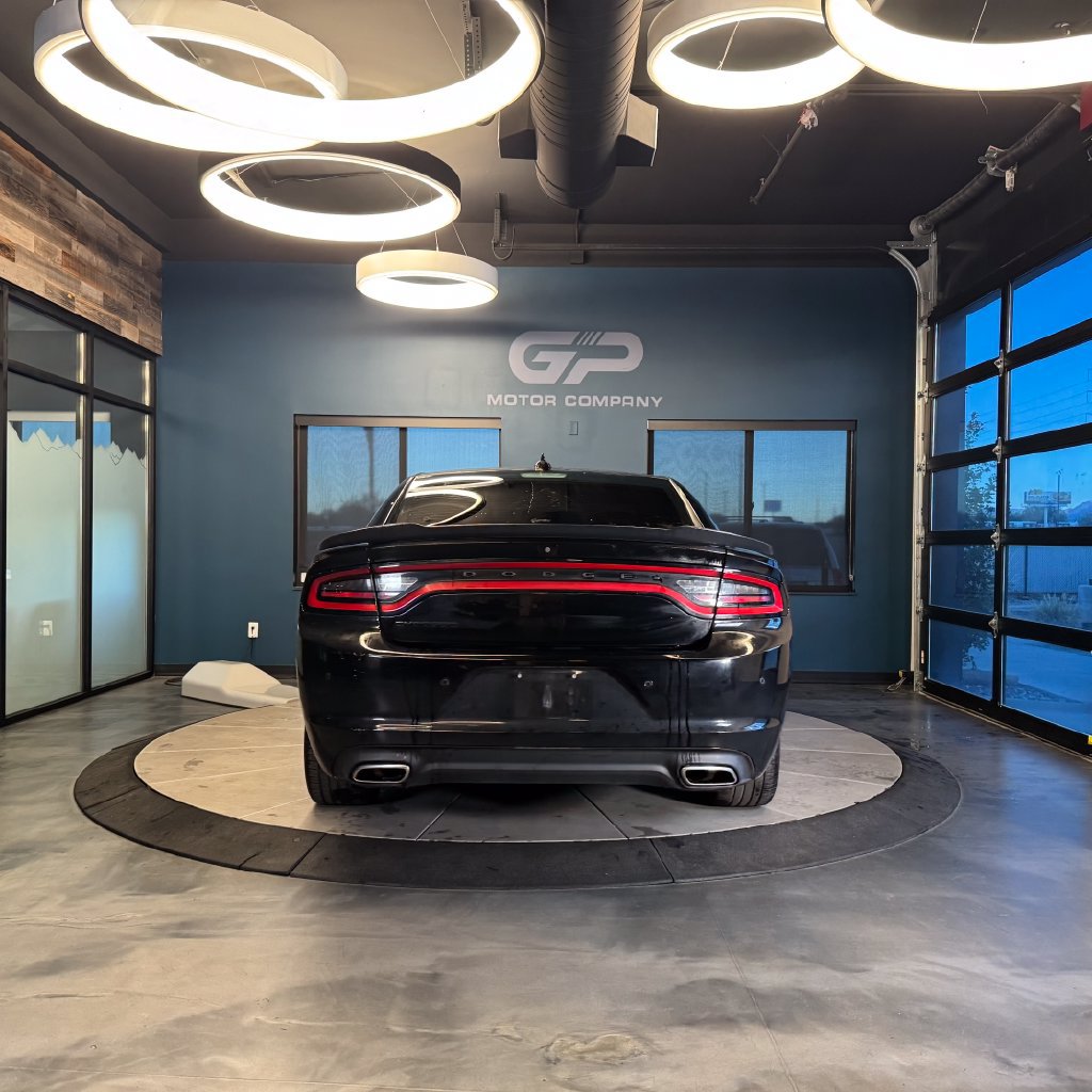 Used 2023 Dodge Charger SXT w/ Blacktop Package RWD image 4
