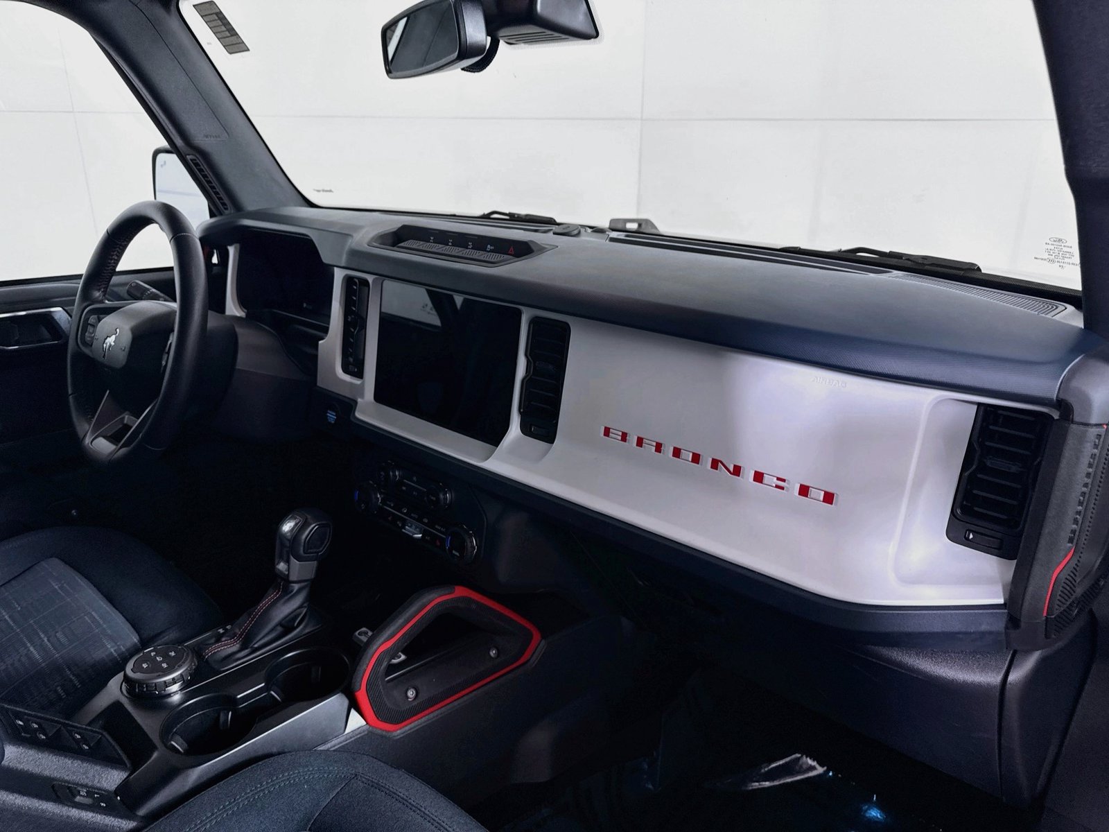 Used 2025 Ford Bronco Heritage Edition AWD/4WD image 28