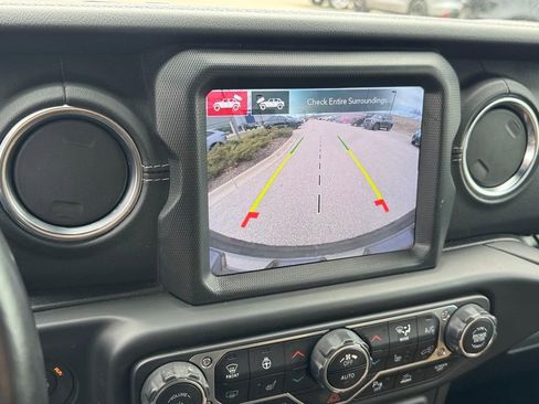 Used 2021 Jeep Wrangler Unlimited Sahara image 17