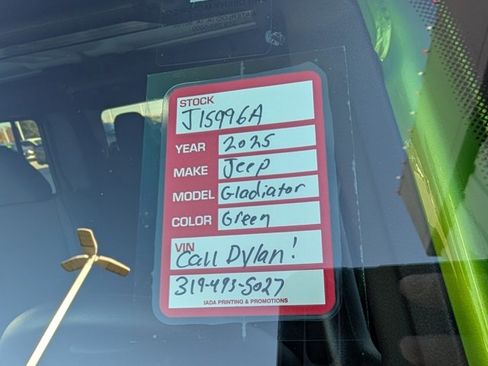 Used 2025 Jeep Gladiator Sport image 37