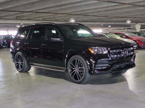 Used 2022 Mercedes-Benz GLS 450 4MATIC image 3