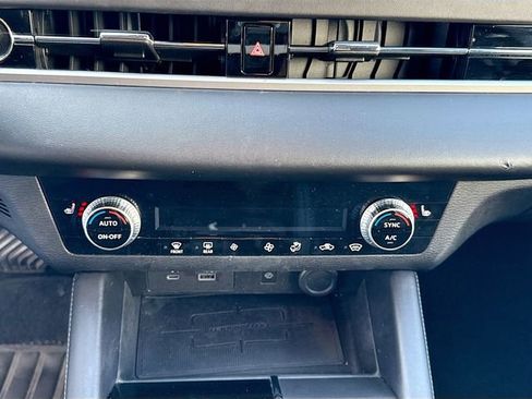 Used 2022 Mitsubishi Outlander SE image 23