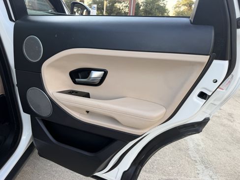 Used 2015 Land Rover Range Rover Evoque Prestige AWD/4WD image 12