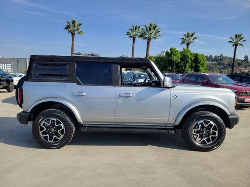 Used 2021 Ford Bronco Outer Banks image 4