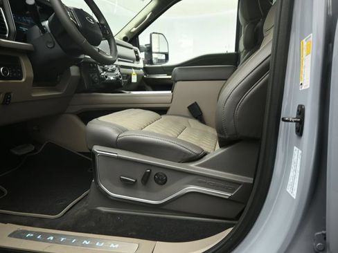 New 2026 Ford F450 Platinum w/ Platinum Plus Package AWD/4WD image 8