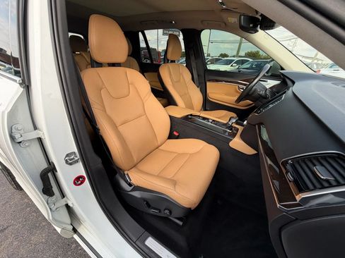 Used 2016 Volvo XC90 T6 Momentum w/ Momentum Plus Package AWD/4WD image 18