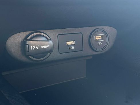 Used 2022 Hyundai Elantra SEL FWD image 30
