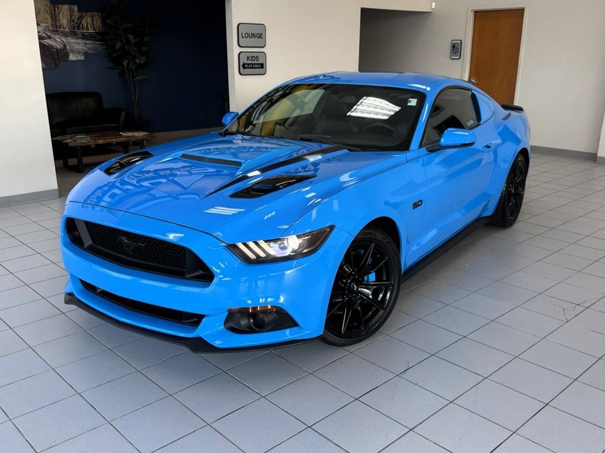 Used 2017 Ford Mustang GT Premium w/ Black Accent Package RWD image 45