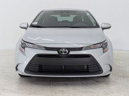 Used 2025 Toyota Corolla LE image 6
