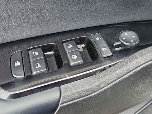Used 2023 Kia Sportage EX AWD/4WD image 17
