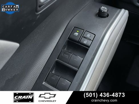 Used 2021 Toyota Highlander XLE image 11