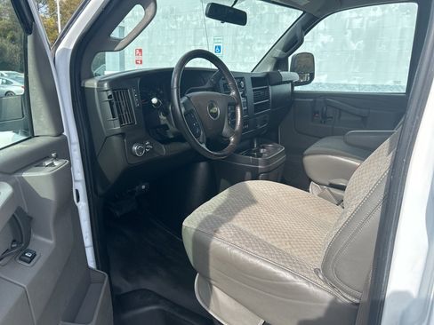 Used 2022 Chevrolet Express 2500 w/ Driver Convenience Package image 14