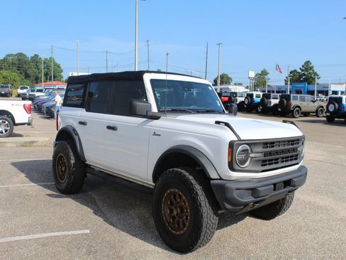 Used 2022 Ford Bronco 4-Door AWD/4WD image 3