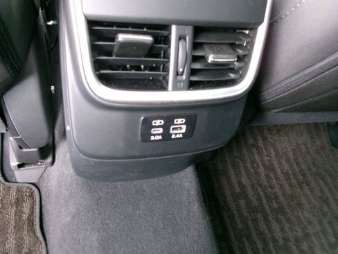 Used 2025 Subaru Outback Premium AWD/4WD image 11