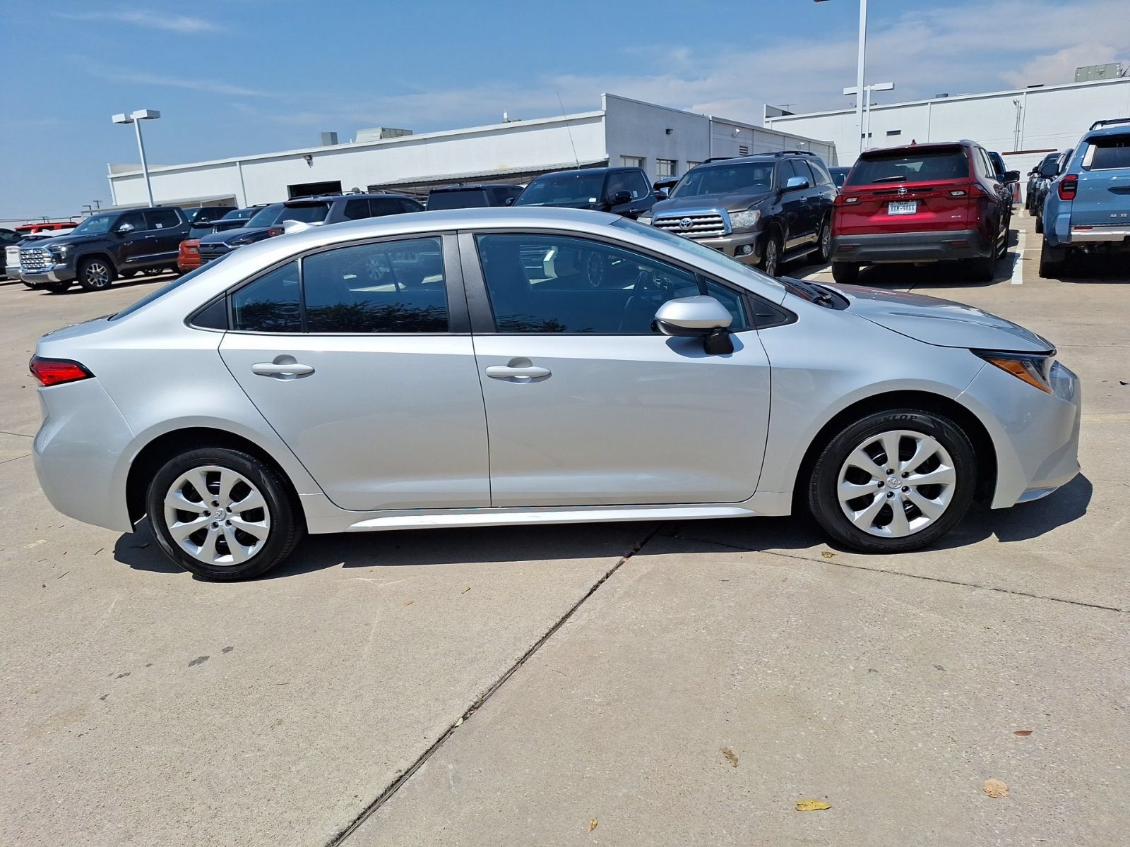 Used 2026 Toyota Corolla LE FWD image 7