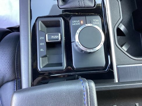 Used 2024 Toyota Tundra Platinum AWD/4WD image 28