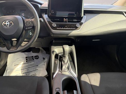 Used 2025 Toyota Corolla LE FWD image 11