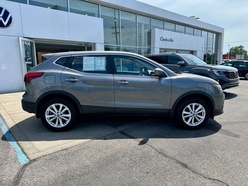 Used 2018 Nissan Rogue Sport S w/ S Appearance Package FWD image 8