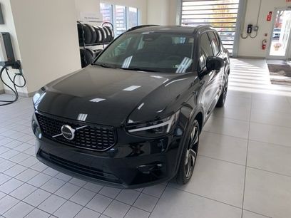 Certified 2023 Volvo XC40 B5 Ultimate w/ Climate Package