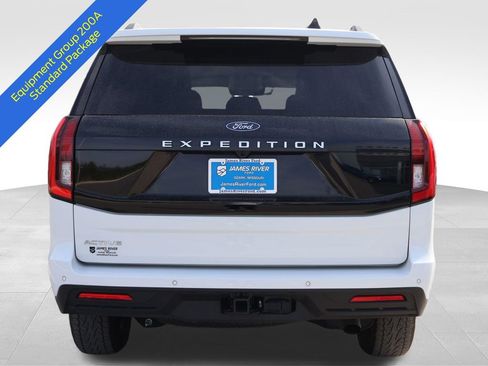 Certified 2025 Ford Expedition Active AWD/4WD image 5