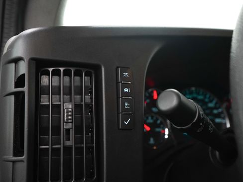 Used 2019 Chevrolet Express 2500 LS w/ Driver Convenience Package RWD image 19