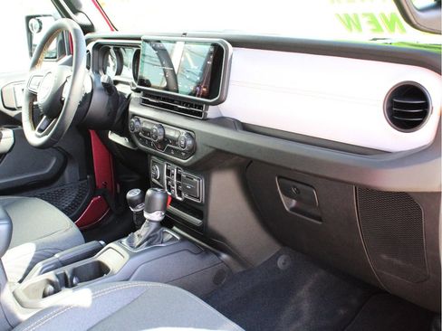 Certified 2024 Jeep Wrangler Unlimited Sport AWD/4WD image 24