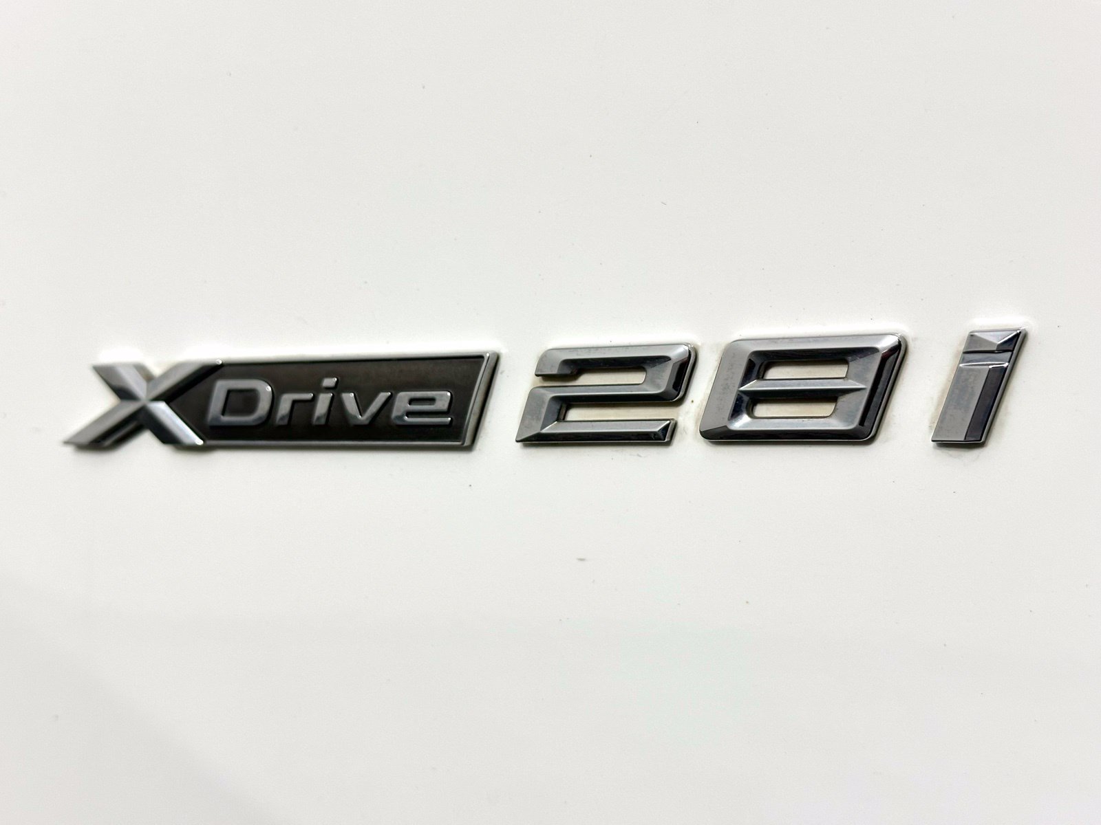 Used 2018 BMW X1 xDrive28i AWD/4WD image 12