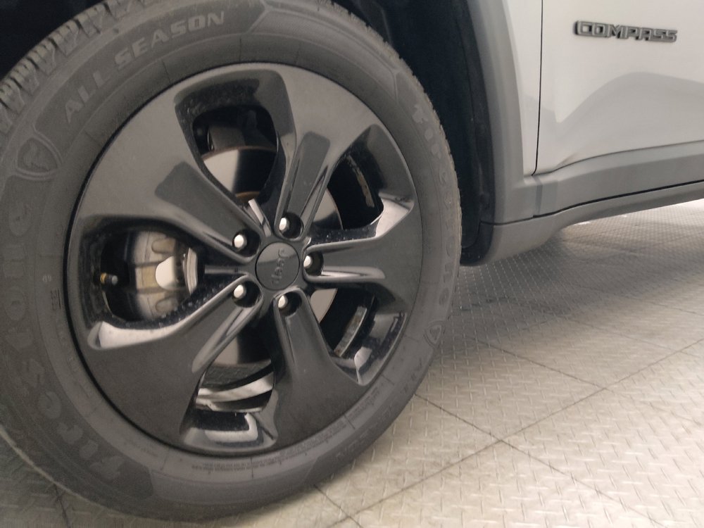 Used 2018 Jeep Compass Latitude AWD/4WD image 31