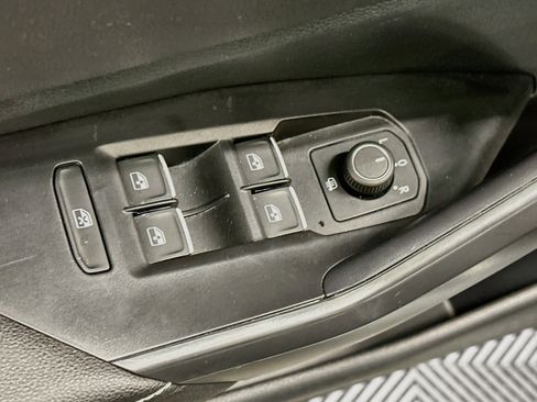 Used 2025 Volkswagen Jetta Sport FWD image 15