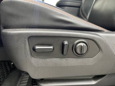 Used 2021 GMC Sierra 1500 AT4 w/ AT4 Value Package AWD/4WD image 13