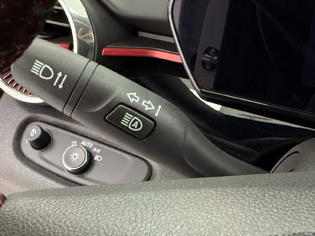 Used 2026 Chevrolet Trax RS w/ Sunroof Package FWD image 13