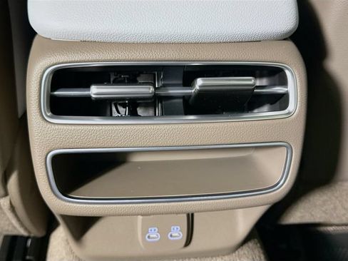 Certified 2026 Genesis GV70 2.5T Advanced AWD/4WD image 18