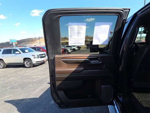 Used 2024 GMC Sierra 2500 Denali w/ Denali Reserve Package image 29