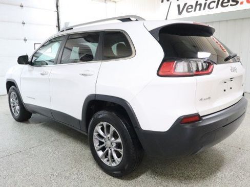 Used 2020 Jeep Cherokee Latitude Plus w/ Cold Weather Group AWD/4WD image 3