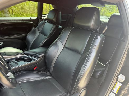 Used 2015 Dodge Challenger SXT Plus w/ Driver Convenience Group RWD image 19