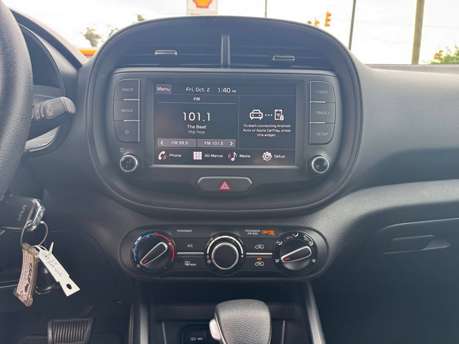 Used 2025 Kia Soul LX w/ LX Technology Package FWD image 16