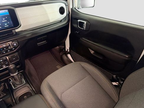 Used 2025 Jeep Wrangler Unlimited Sahara w/ Safety Group image 23