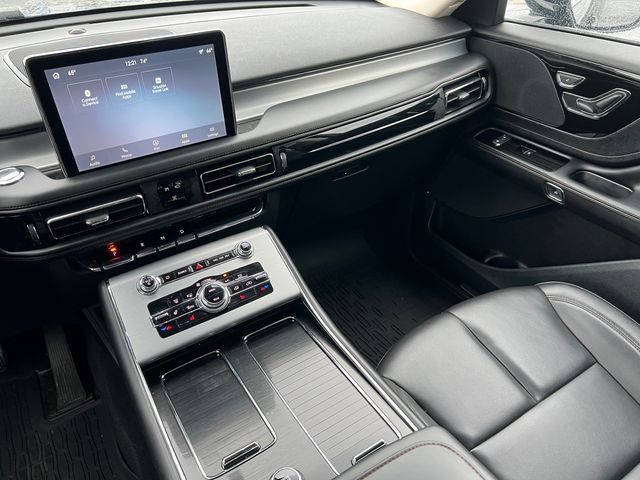 Used 2023 Lincoln Aviator AWD w/ Premium Package image 33