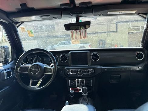 Used 2022 Jeep Wrangler Unlimited Rubicon 4xe AWD/4WD image 10
