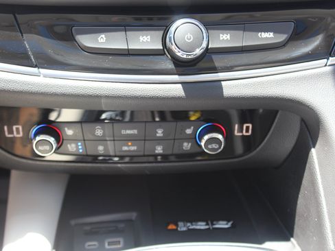 Used 2023 Buick Enclave Avenir w/ Avenir Technology Package AWD/4WD image 12