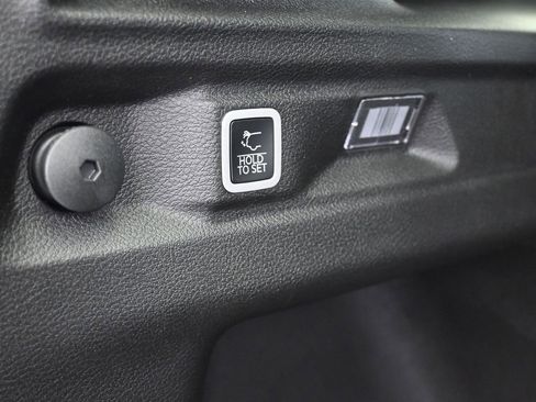 Used 2025 Jeep Grand Cherokee L Laredo image 31