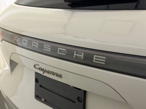 Certified 2023 Porsche Cayenne Platinum Edition AWD/4WD image 22