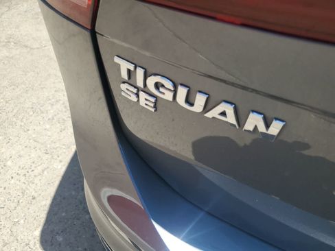 Used 2021 Volkswagen Tiguan SE R-Line FWD image 10