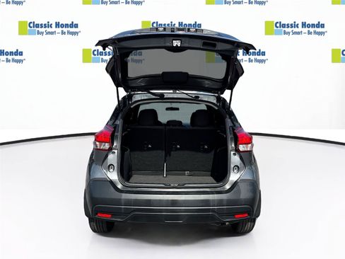 Used 2019 Nissan Kicks S FWD image 27