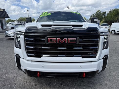 Used 2025 GMC Sierra 2500 AT4 AWD/4WD image 2